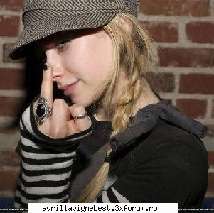 Avril + ce are in comun cu stilu` punk - pai cauta pe google...din cate stiu lumea zce ca - PuNk
