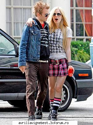 Avril il iubeste pe Deryck - Am citit in revista Cool Girl sau .... Bravo Girl - NeWs