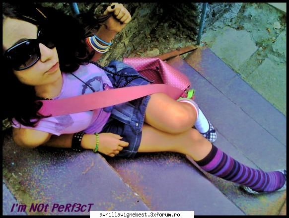PhOtO wItH mE - I'm N0t PeRf3cT - PiCkS wItH Us