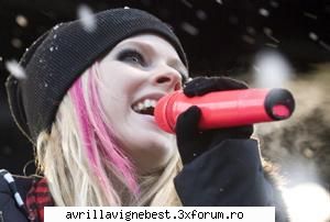 Poze cu Avril cand canta - Ch���ℓα�ε P�ήήα� - PiCkS