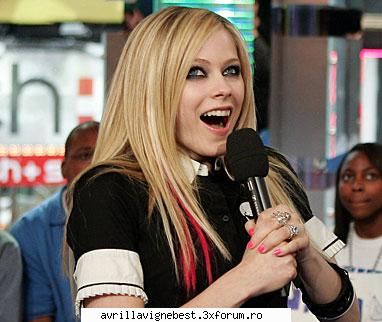 Poze cu Avril cand canta - sooper poze le ador uite pooza - PiCkS