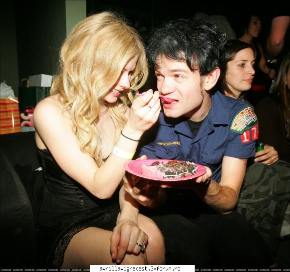 avril & deryck - mag_483 - PiCkS
