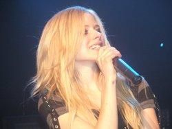 avril k... - sora...logic(asta pe care o am s-a invechit =)) ) - AbOuT