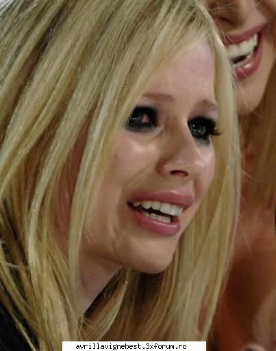 poze funny cu avril - stiti cum sa zice... cry baby cry... sau mai bine - PiCkS