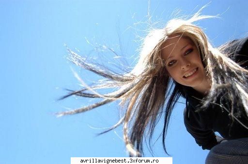 poze funny cu avril - don`t cry no more - PiCkS